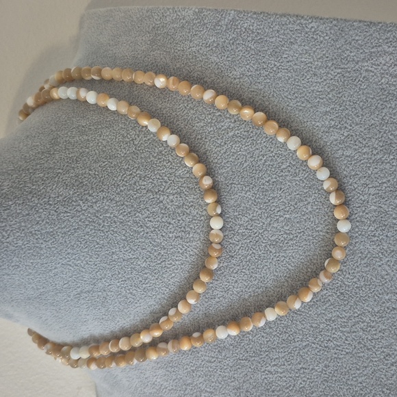 Mother Of Pearl Tan & White Necklace,Matching Braclet - Picture 4 of 7